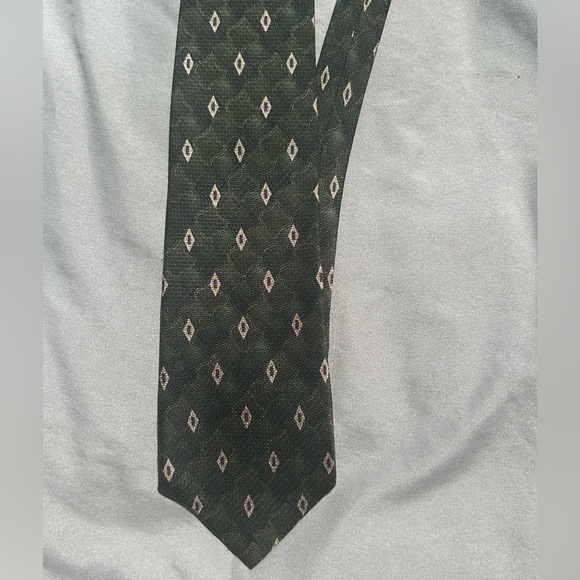 Vintage Chaps Ralph Lauren Green Italian Silk Tie with Diamond Pattern - Picture 2 of 5
